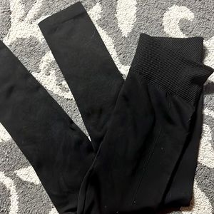 Black leggings
